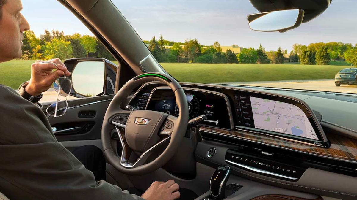2022 Escalade Exterior Side View