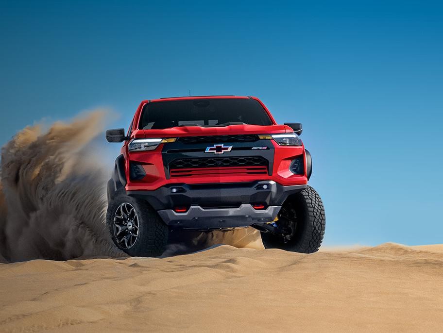 Front view 2024 Chevrolet Colorado.