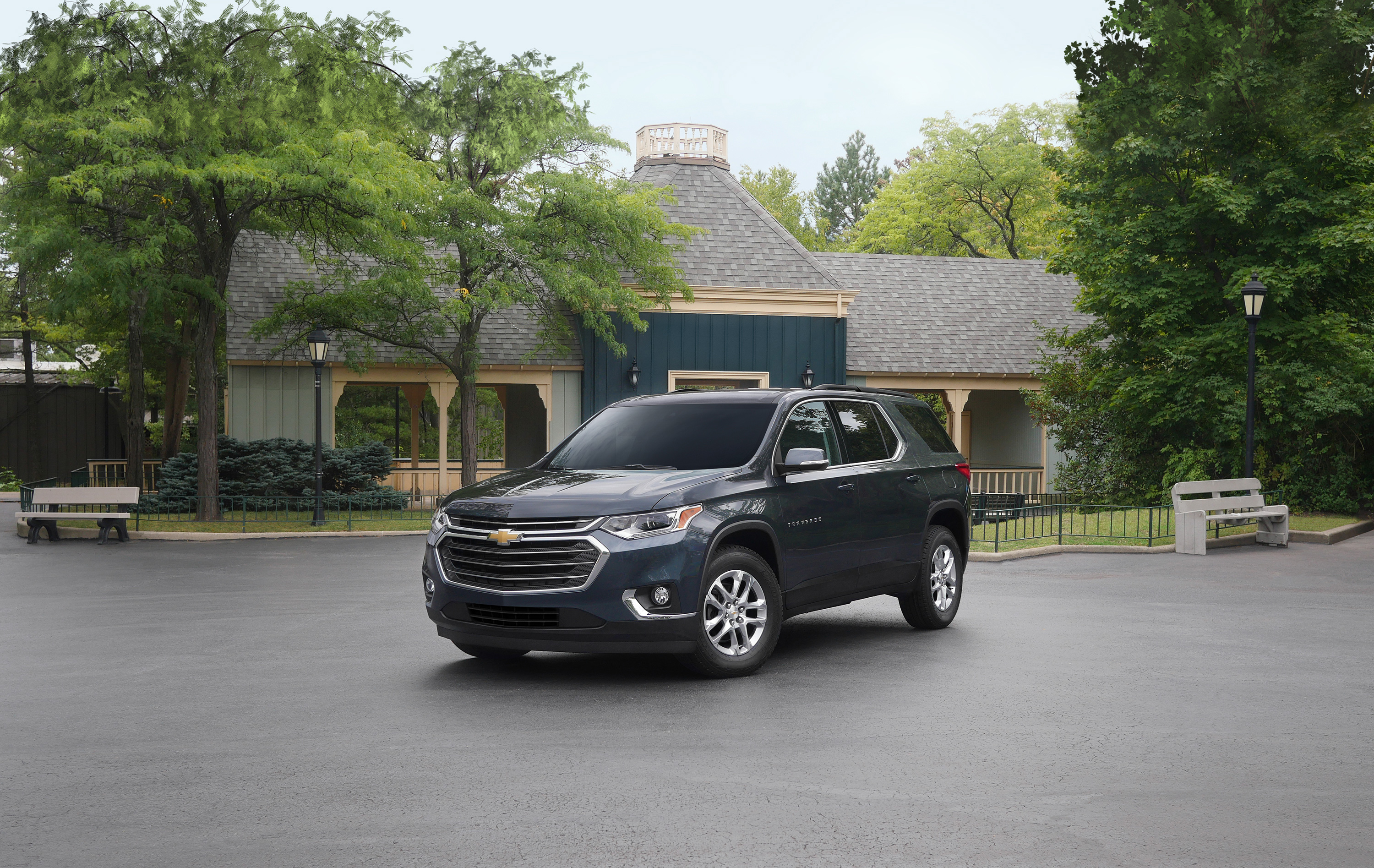 2021 Chevrolet Traverse LT Graphite 