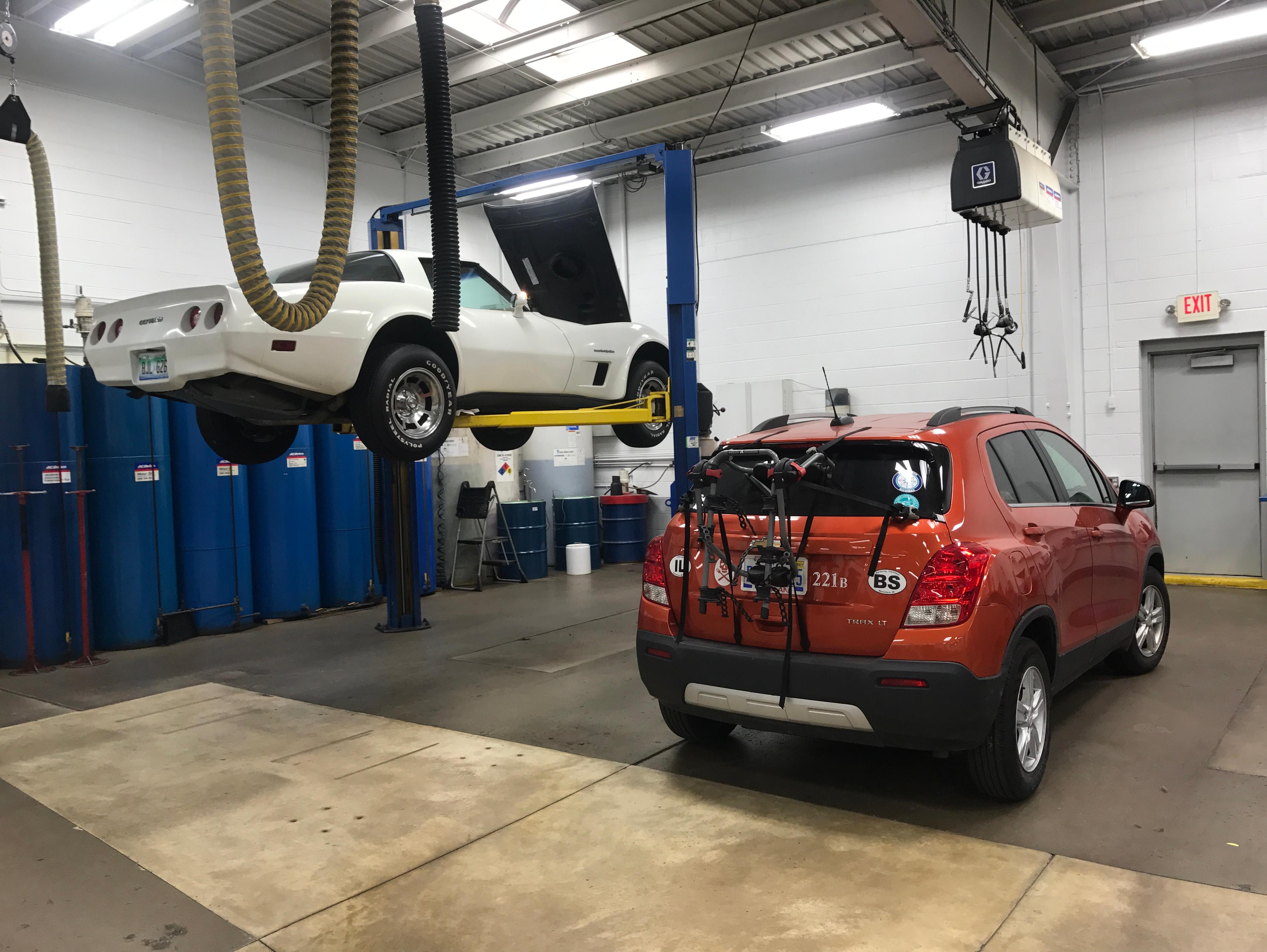 Tire changing in service bay