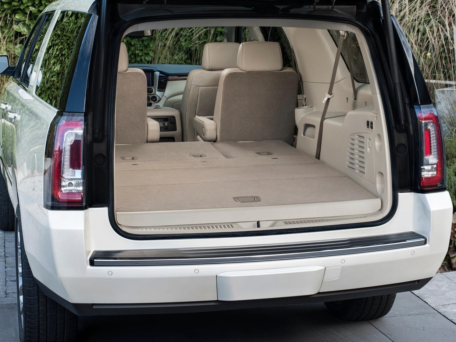 GMC Yukon Cargo Space 