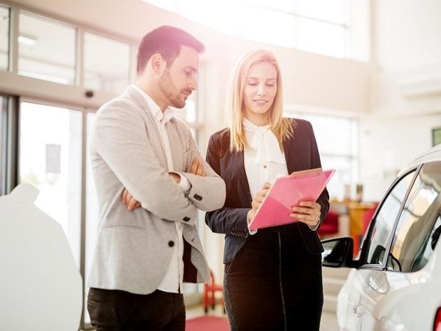 car dealership customer sales rep