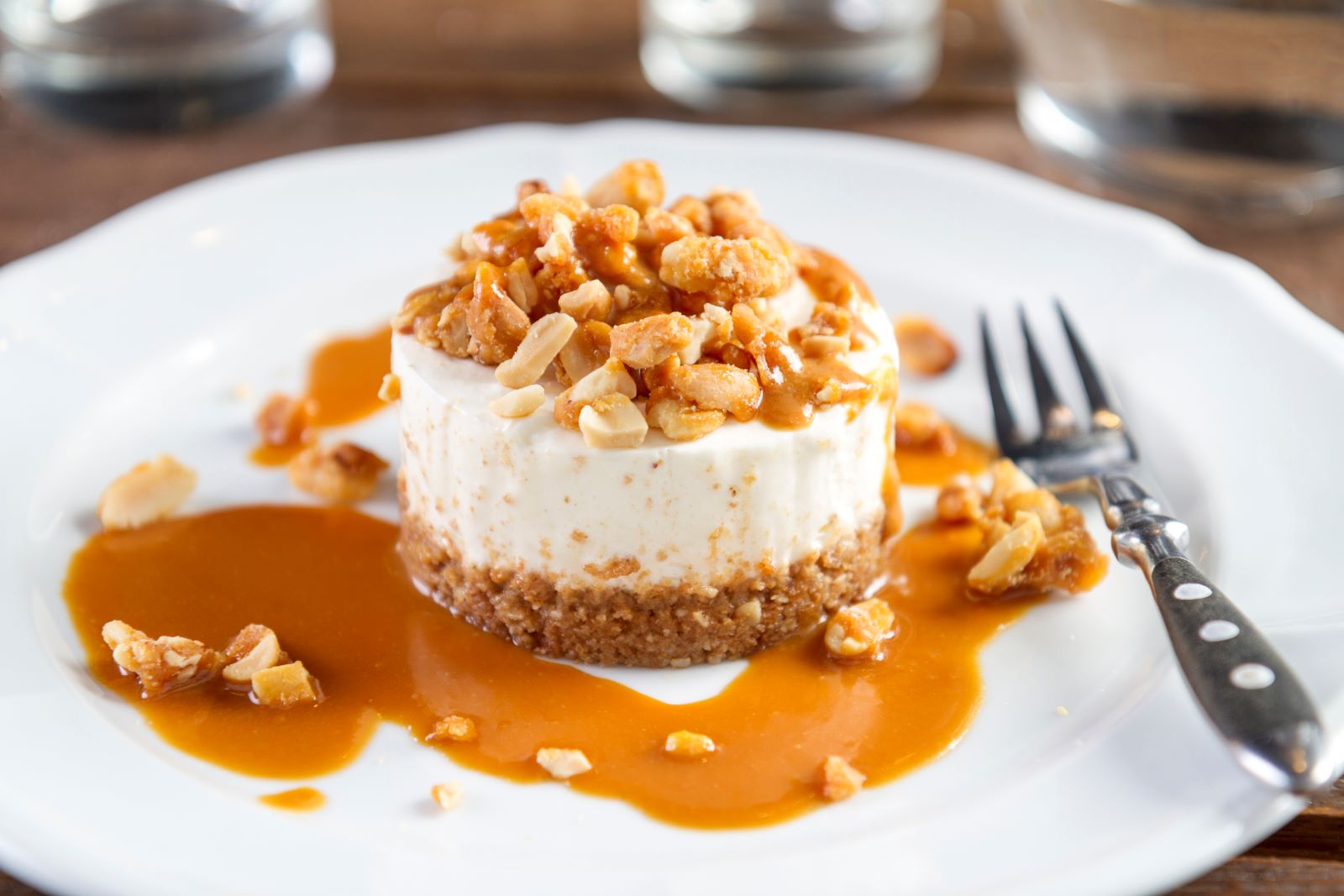 Individual sized cake with peanuts and caramel