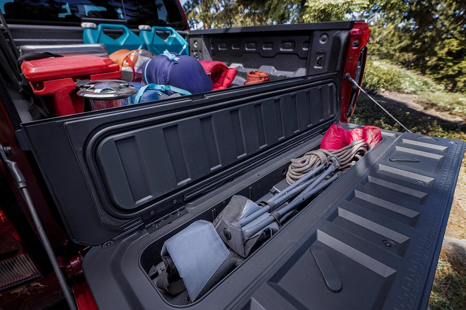 2023 Colorado -  INTEGRATED TAILGATE STORAGE