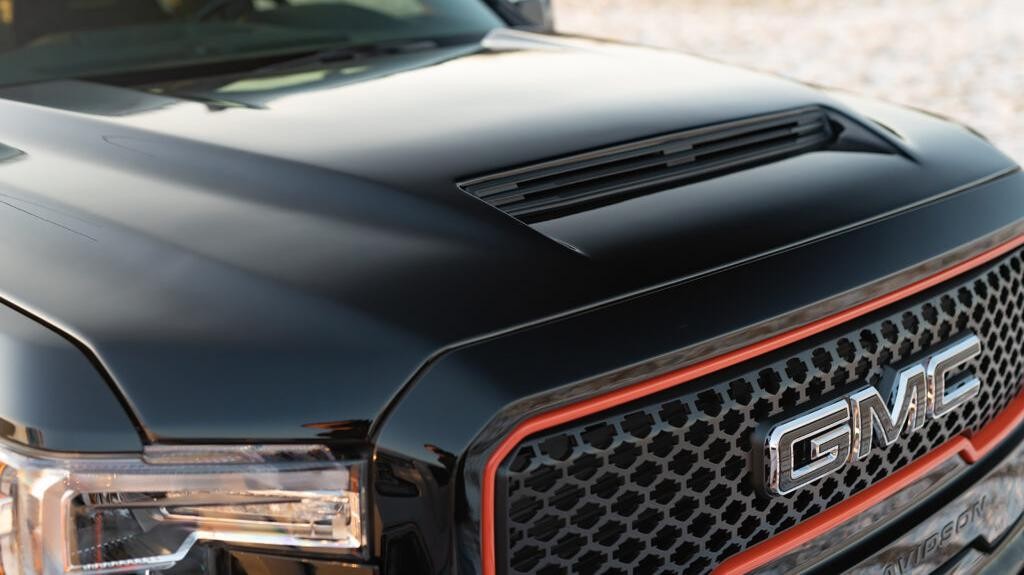 2020 Harley-Davidson GMC Sierra - hood