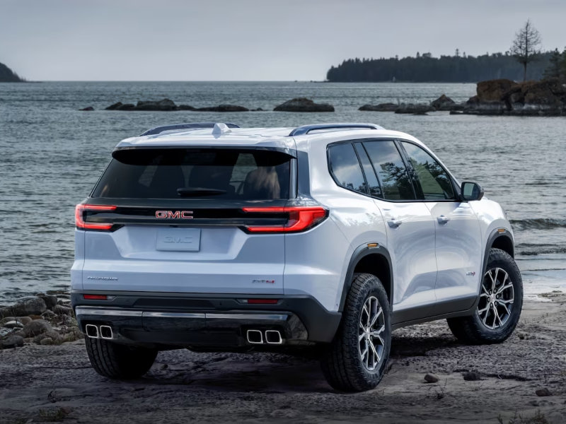 Explore the State-of-the-Art Infotainment System of the 2024 GMC Acadia near Tenafly NJ
