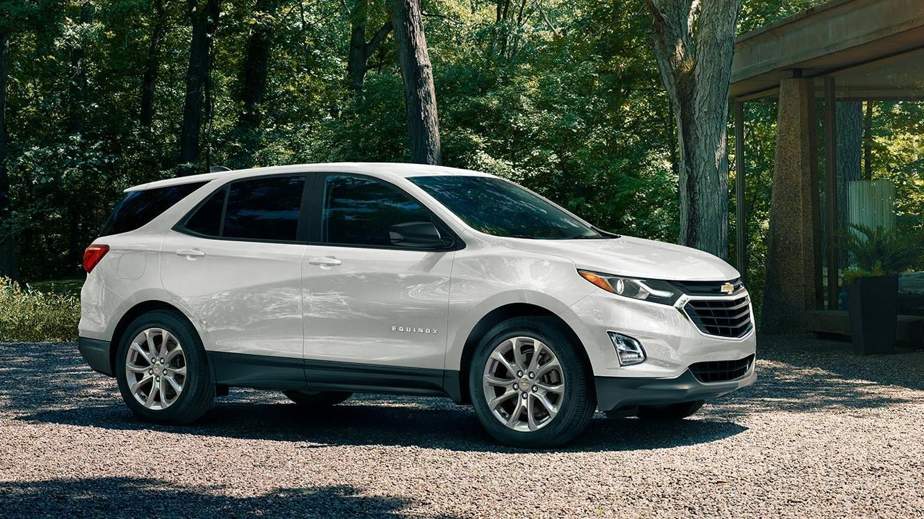 2021_Chevrolet_Equinox_LS_Life_Summit!White_Left_Building,Outdoors