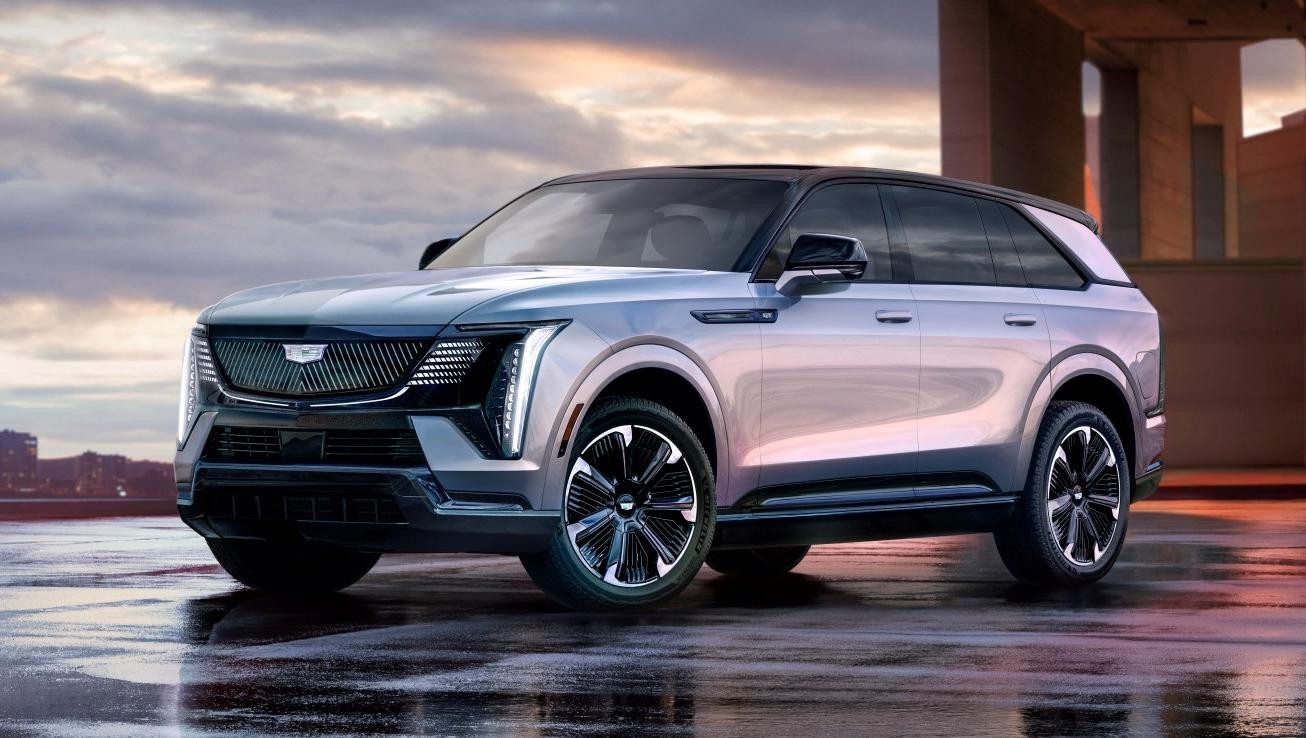 2025 Cadillac ESCALADE IQ  3/4 passenger side 