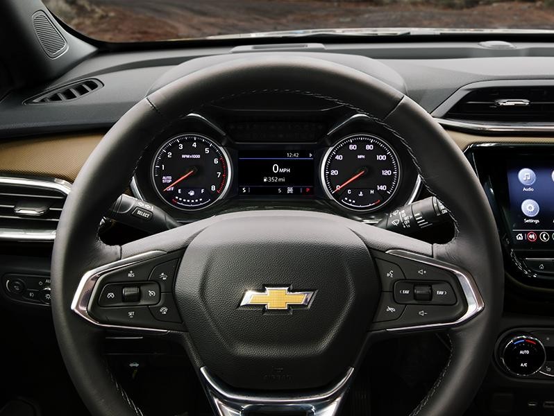Interior and steering wheel of a 2021 Trailblazer