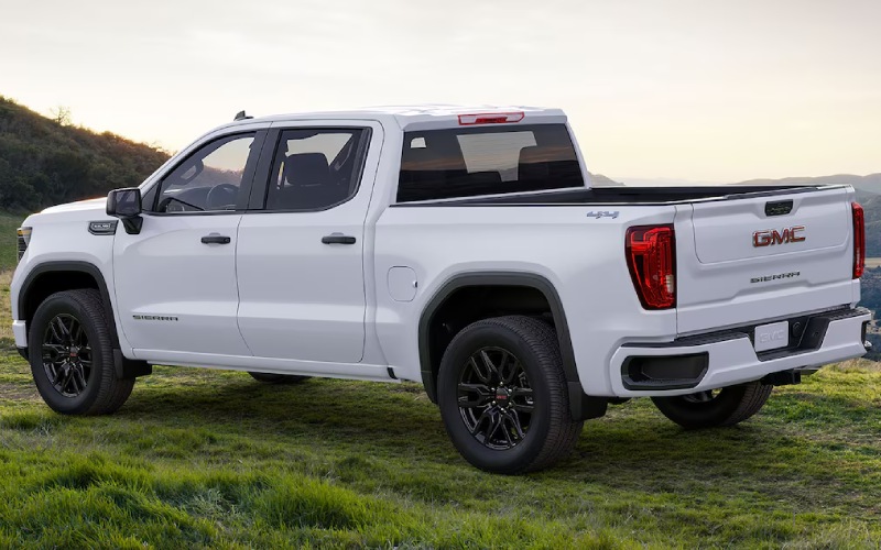 The Power and Comfort of the 2025 GMC Sierra 1500 near Canon City CO