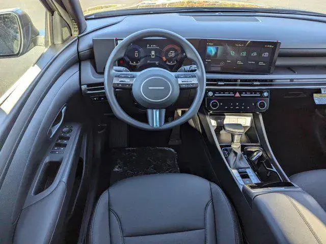 2025 Hyundai SANTA CRUZ interior