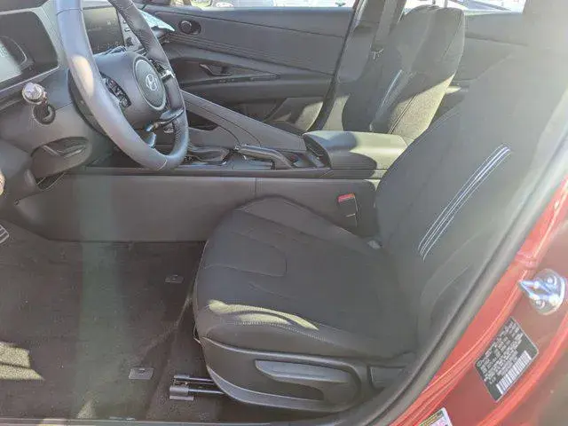 2025 Hyundai ELANTRA front seats