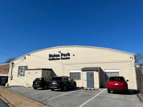 Union Park Collision Center building