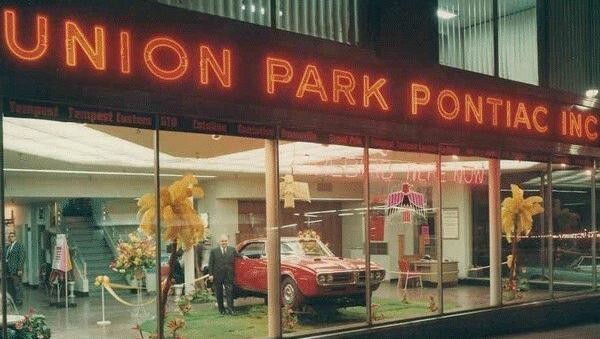 Union park Pontiac storefront