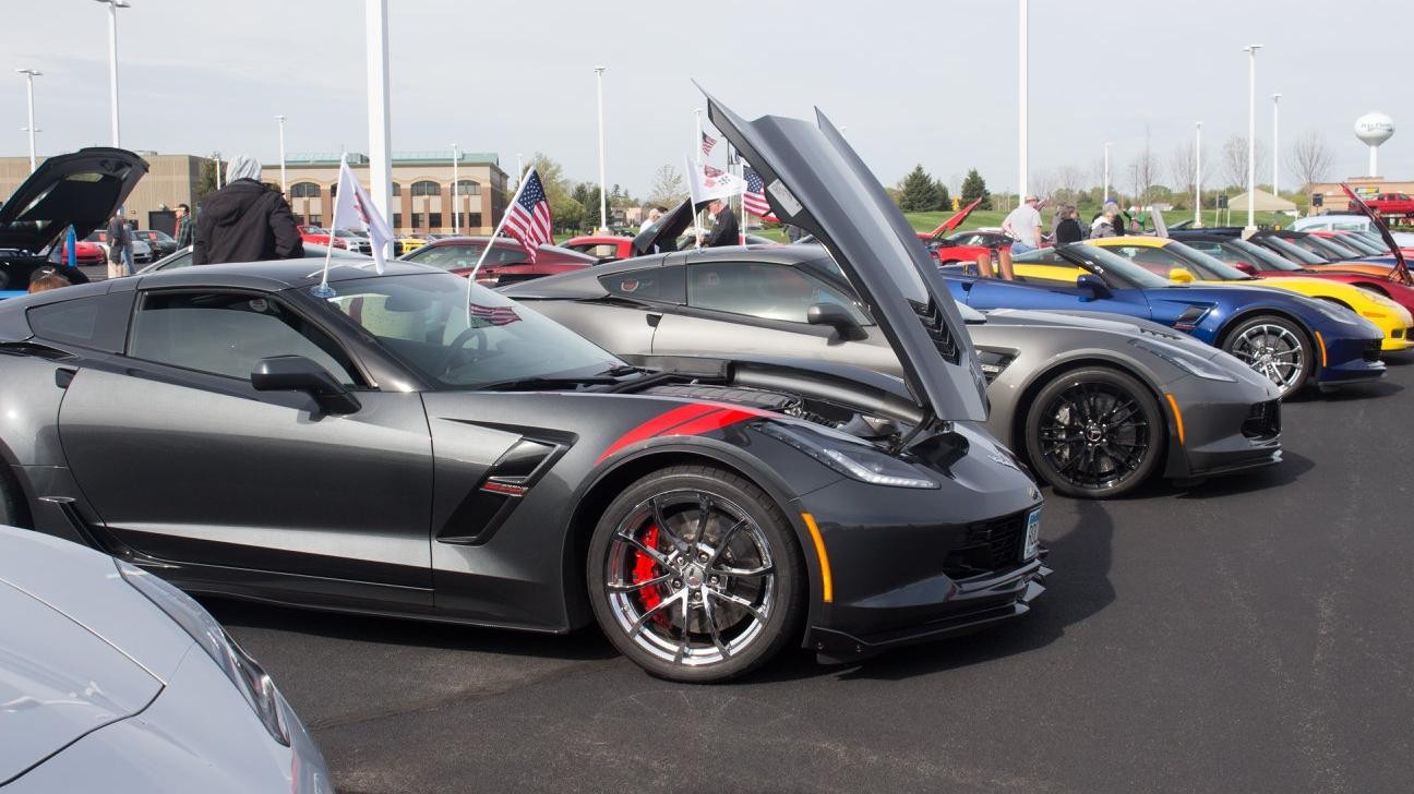 2018 Corvette & Classic Car Roll-in