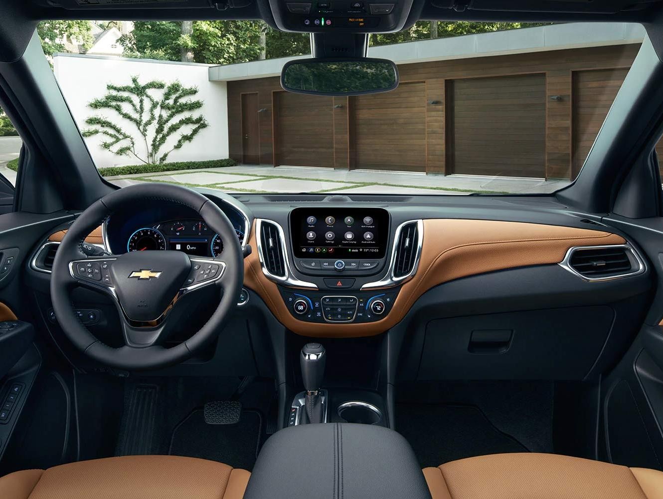 A White 2019 Equinox Technology Interior at Jamestown NY Dealership