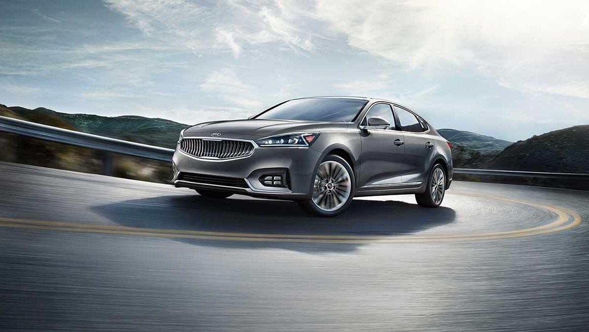 2017 Kia Cadenza exterior. Shown with optional features.