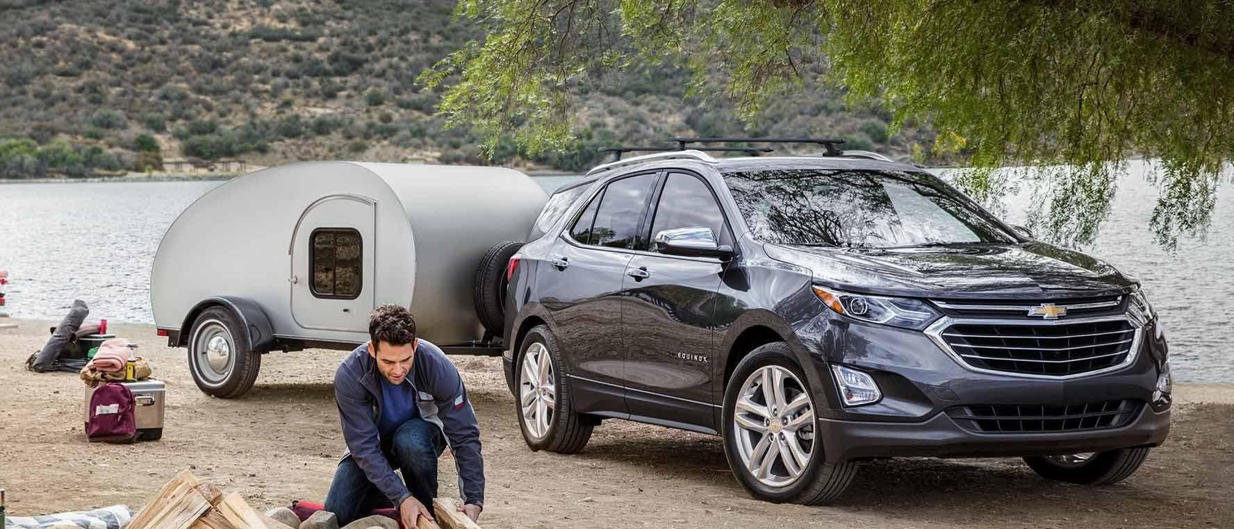 A White 2019 Equinox performance.