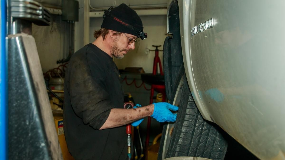 mechanic tire service